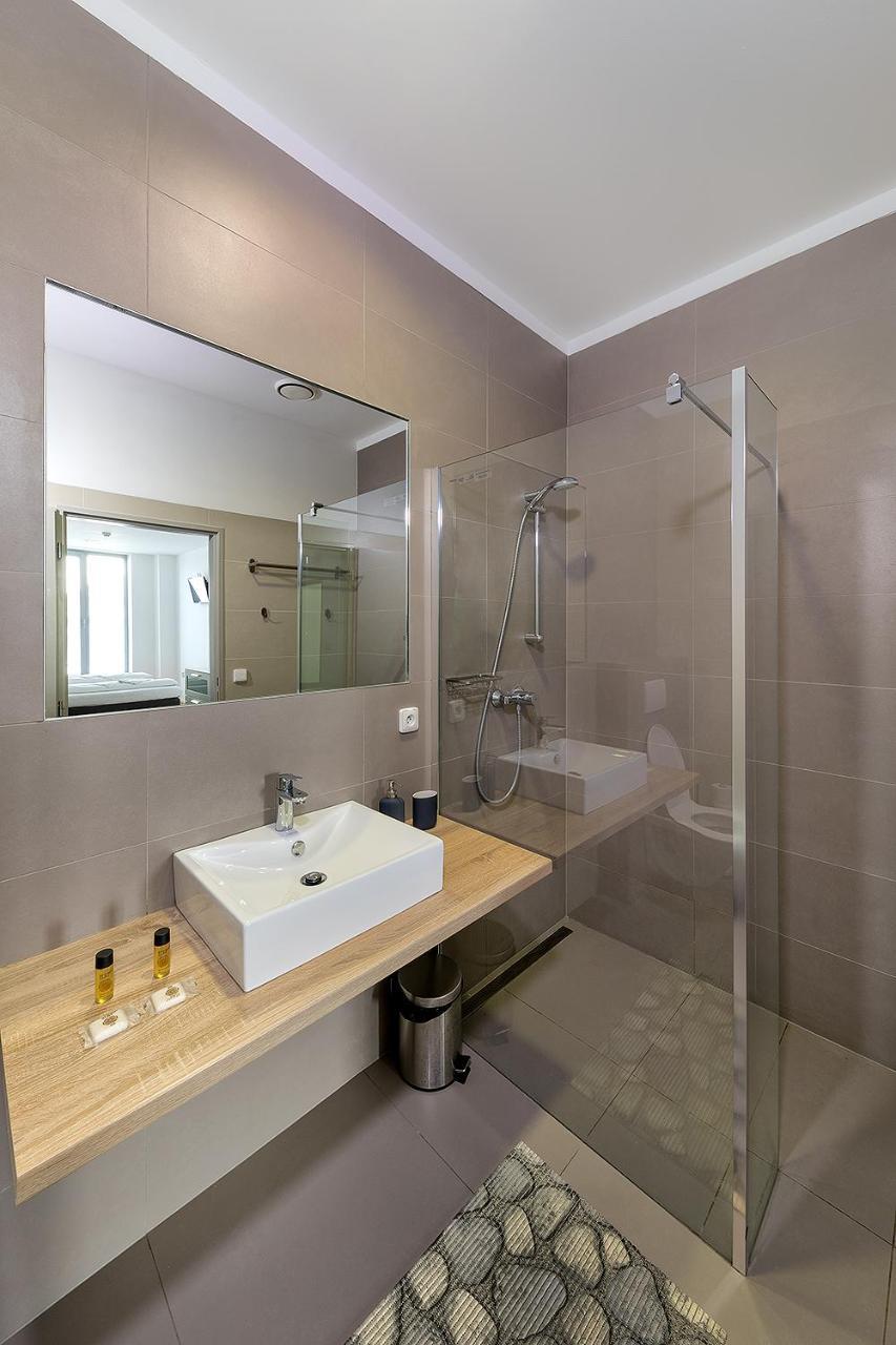 Hotel & Hostel Letov Прага Экстерьер фото